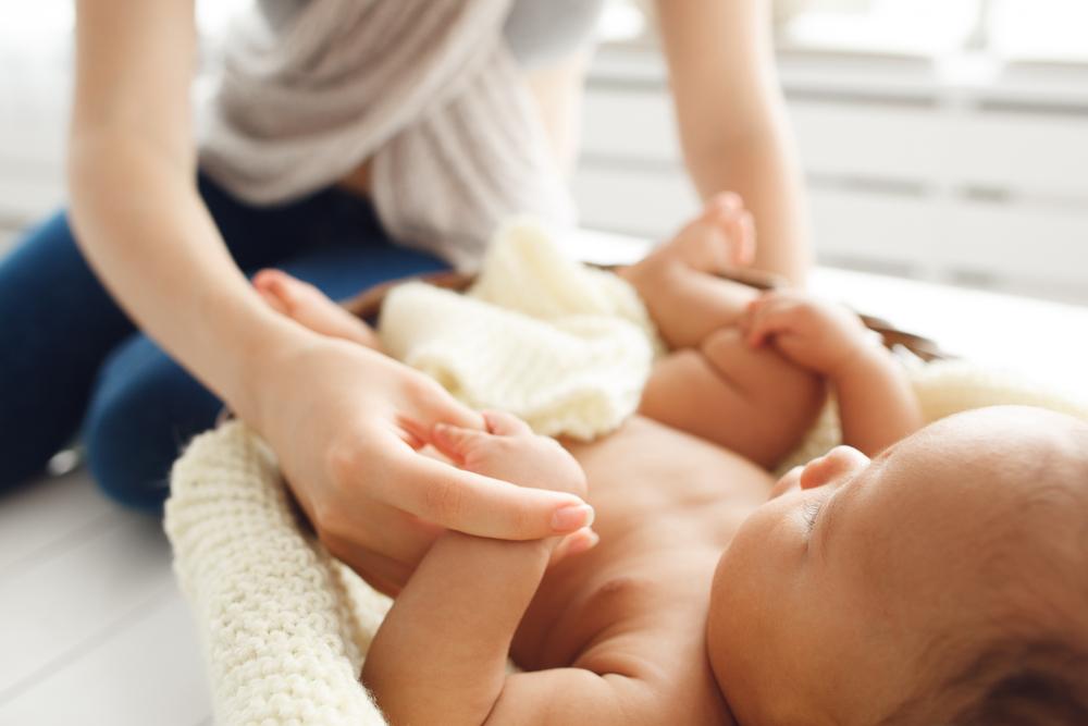 Ejercicios de estimulación temprana para tu bebé que puedes hacerle  mientras juegan, Estilo de Vida Madres