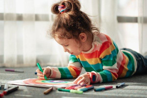 Dibujo digital o a mano ¿Qué es mejor para los niños?