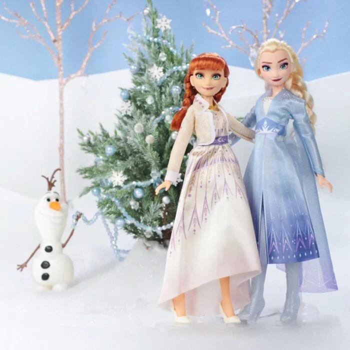 Olaf, Anna y Elsa en una foto familiar