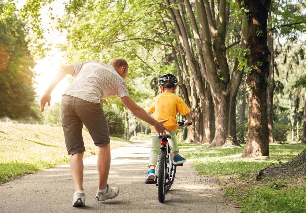 ¡A montar bici! 7 beneficios de montar bicicleta para los niños que quizá no conocías 