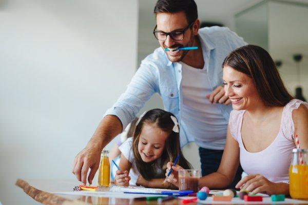 Cómo hacer un mural familiar: una experiencia creativa que une y decora