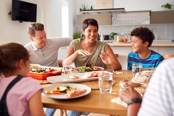 ¿Cómo introducir nuevos alimentos en la dieta de tu hijo? Estrategias para evitar el rechazo y promover hábitos saludables