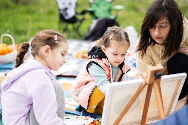 Materiales de arte, ¿por qué son el mejor regalo de cumple para los amigos de tus peques?
