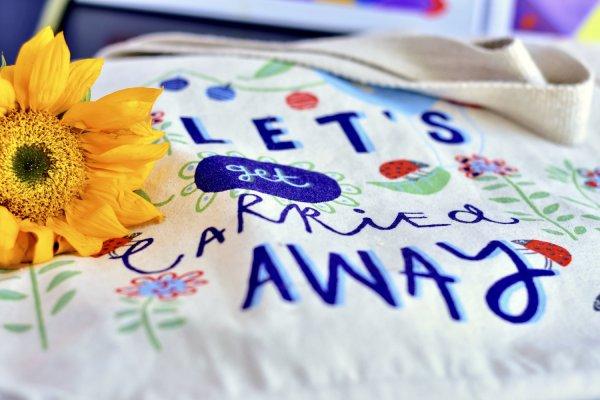 Cómo pintar tu propio tote bag para llevar a la universidad