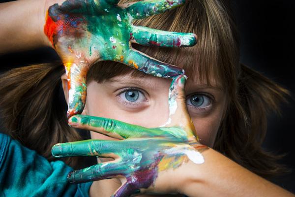 ¿Por qué tus hijos no deben vivir sin arte durante su desarrollo? Aquí tenemos las respuestas
