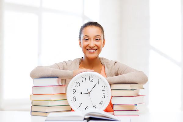 ¿No sabes cómo organizar el tiempo de tus pequeños durante clases? Estos horarios te ayudarán.