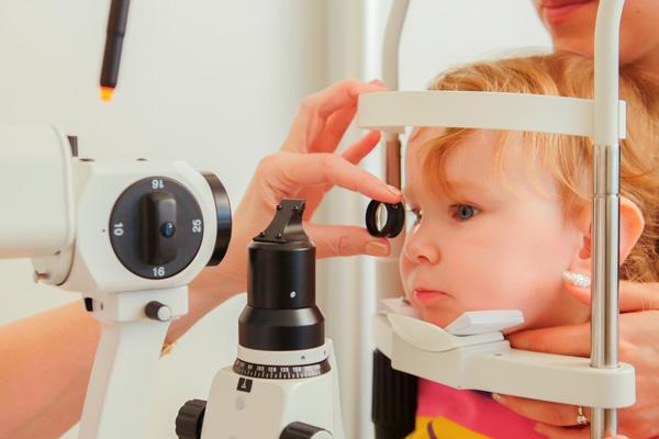 ¿El glaucoma puede afectar a los niños? Aquí te contamos todo lo que debes saber
