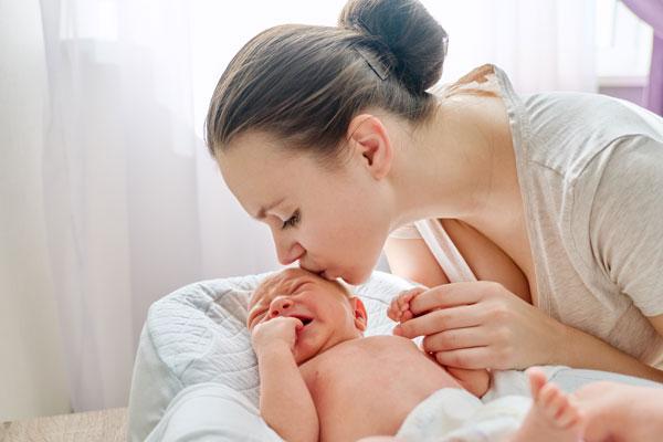 ¿El tipo de parto influye en la salud de los bebés?