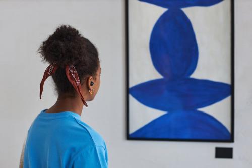 ¿Qué documentales, libros, exposiciones  debo consumir para nutrir mi arte?
