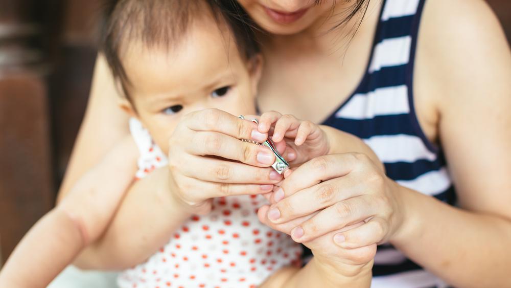 No se pueden cortar la uñas a los bebes hasta pasadas varias semanas   Familia y Salud